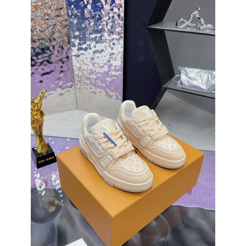 l**is V*t*n sneakers